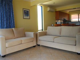 Castaway At Port Elliot - Kempsey Accommodation 3