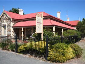 Trafalgar Premium Vintage Suites - Kempsey Accommodation 0