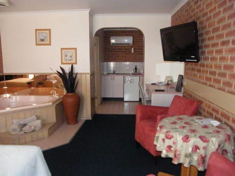 BEST WESTERN Colonial Motor Inn Bairnsdale - Kempsey Accommodation 3