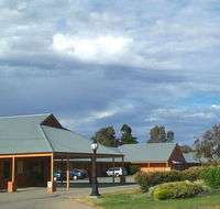 Bishop's Lodge Motor Inn - Kempsey Accommodation