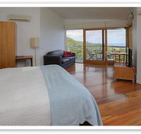 Chris's Beacon Point Restaurant  Villas - Kempsey Accommodation