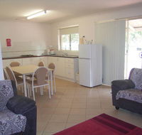Golden Chain Margaret River Country Cottages - Kempsey Accommodation