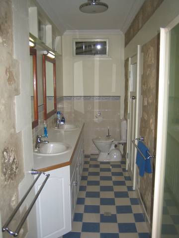 MacDonnell House (Naracoorte Cottages) - Kempsey Accommodation 1