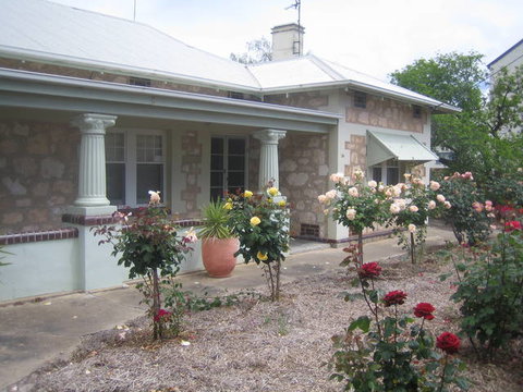 MacDonnell House (Naracoorte Cottages) - Kempsey Accommodation 5