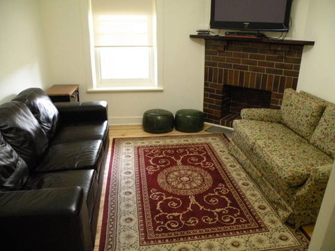 MacDonnell House (Naracoorte Cottages) - Kempsey Accommodation 7