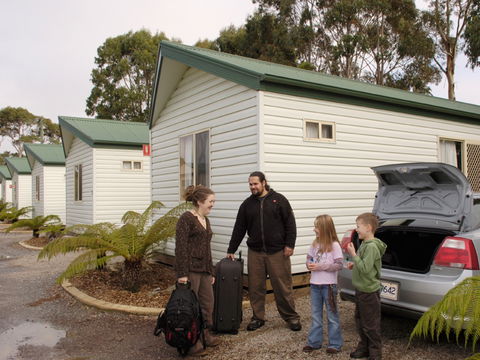 Discovery Holiday Parks  Strahan Cosy Cabins - Kempsey Accommodation 2