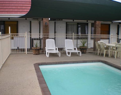 Tudor House Motel - Kempsey Accommodation 1