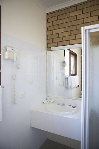Tudor House Motel - Kempsey Accommodation 2
