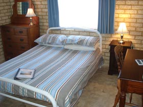 Baywatch Manor Augusta YHA - Kempsey Accommodation 2
