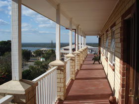Baywatch Manor Augusta YHA - Kempsey Accommodation 1