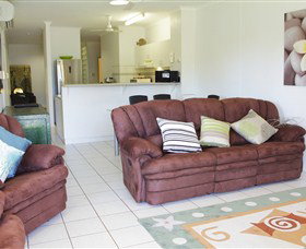 Absolute Beachfront Apartment - Kempsey Accommodation 3