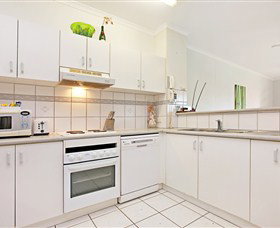 Absolute Beachfront Apartment - Kempsey Accommodation 5