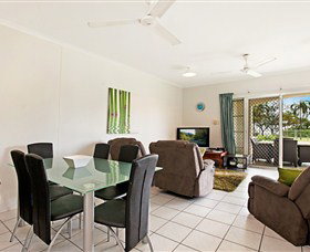 Absolute Beachfront Apartment - Kempsey Accommodation 6