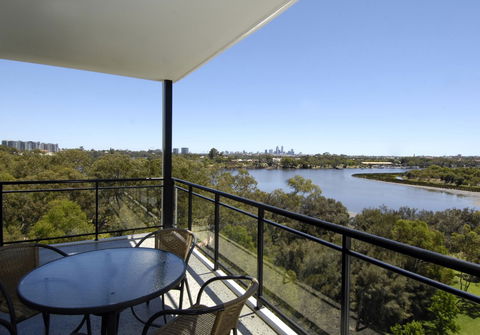 Assured Ascot Quays Apartment Hotel - Kempsey Accommodation 0