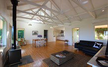 Yellow Dog Cottage - - Kempsey Accommodation 0