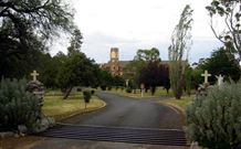 Sutton Tops Cottage - Kempsey Accommodation 3