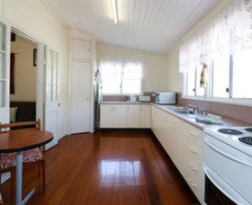 Holiday House At Cook Street Townsville - Kempsey Accommodation 1
