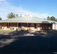 Dog N Bull - Kempsey Accommodation