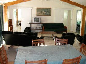 Gee-Dees Family Cabins - Kempsey Accommodation 3