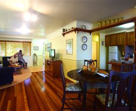 Buderim Cottages - Kempsey Accommodation 2