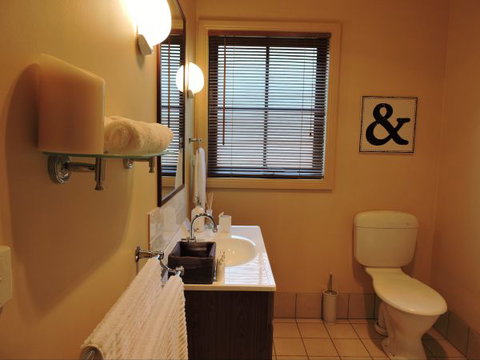 The Guesthouse: Hill End - Kempsey Accommodation 9