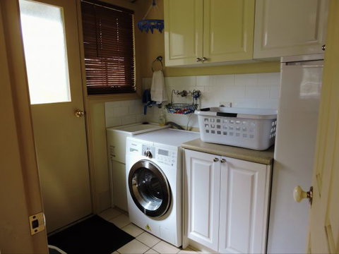 The Guesthouse: Hill End - Kempsey Accommodation 10