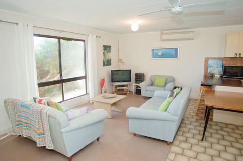 Coastal Cottage - Kempsey Accommodation 82
