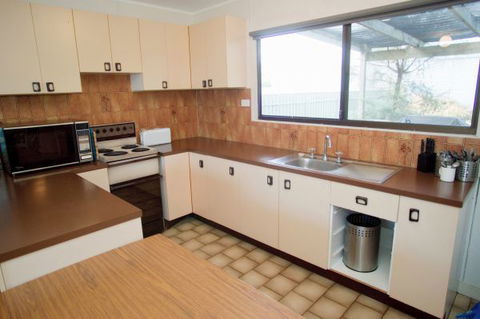Coastal Cottage - Kempsey Accommodation 85