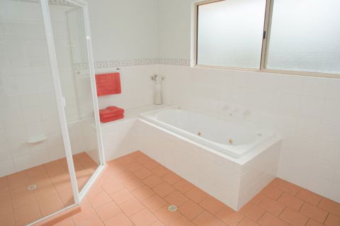 Coastal Cottage - Kempsey Accommodation 48
