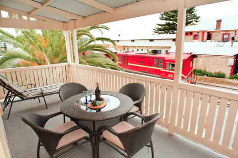 Coastal Cottage - Kempsey Accommodation 9