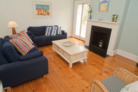 Coastal Cottage - Kempsey Accommodation 11