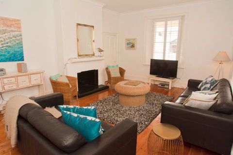 Coastal Cottage - Kempsey Accommodation 12