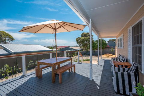 Coastal Cottage - Kempsey Accommodation 87