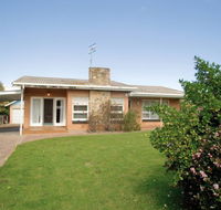 Coastal Cottage - Kempsey Accommodation