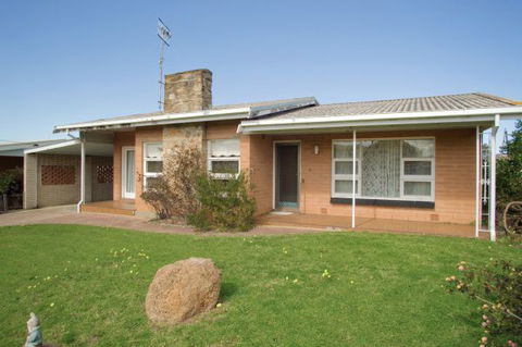 Coastal Cottage - Kempsey Accommodation 8