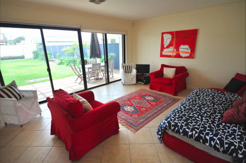 Coastal Cottage - Kempsey Accommodation 51