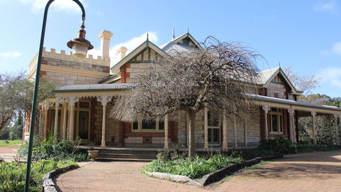 Cockburn House - Kempsey Accommodation 0