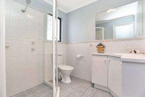 Ambergris - Kempsey Accommodation 8