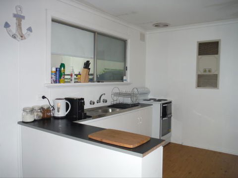 Shell Haven - Kempsey Accommodation 3