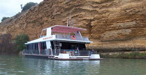 Takeme2 Houseboat - Kempsey Accommodation 1