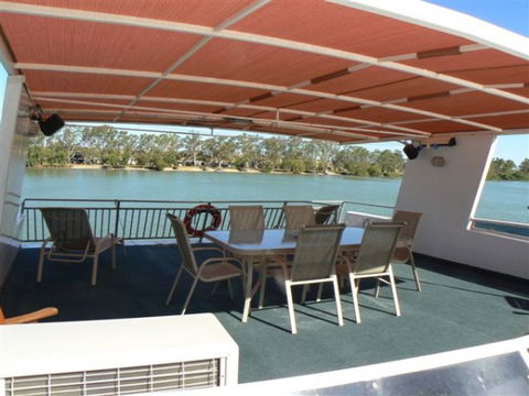 Takeme2 Houseboat - Kempsey Accommodation 5