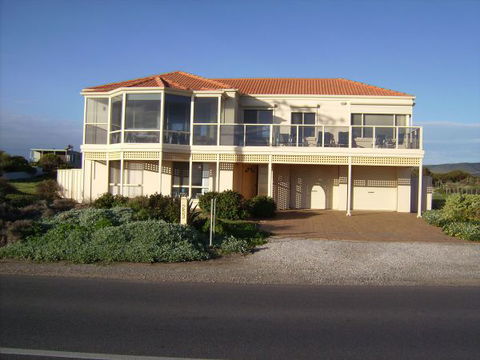 Century 21 SouthCoast: Hayman - Kempsey Accommodation 0