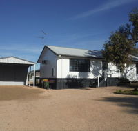 Decked Out - Kempsey Accommodation