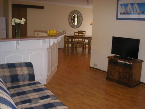 Moonta Bay Accommodation - Kempsey Accommodation 0