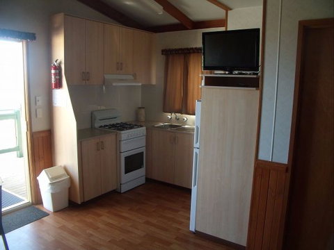 Elliston Waterloo Bay Tourist Park - Kempsey Accommodation 6