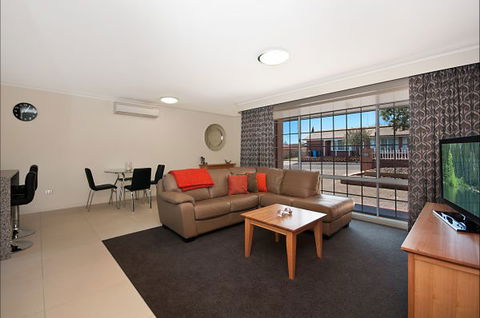 Mount Gambier Accommodation - Kempsey Accommodation 3