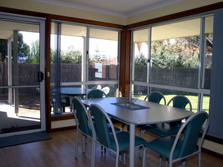 Lincoln Cove Villas - Kempsey Accommodation 0