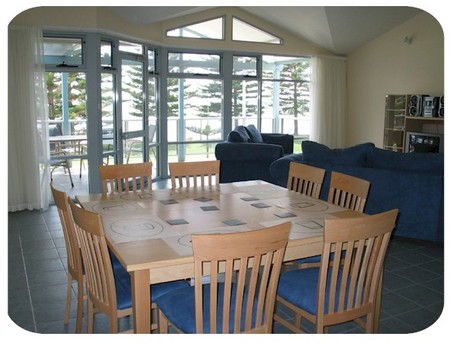 Port Lincoln Foreshore Apartments - Kempsey Accommodation 1