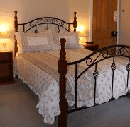 Cambridge House - Kempsey Accommodation 3