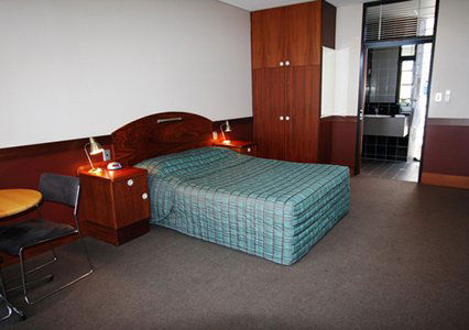Highlander Hotel Bar Kitchen Rooftop - Kempsey Accommodation 1